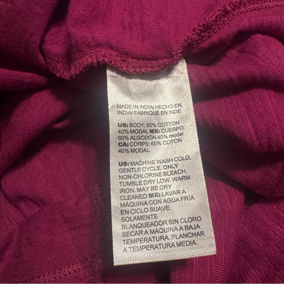 Chico's | Women’s Fuchsia Blouse with Puff Sleeves - Chico’s Size 2 (L) - Picture 4 of 4